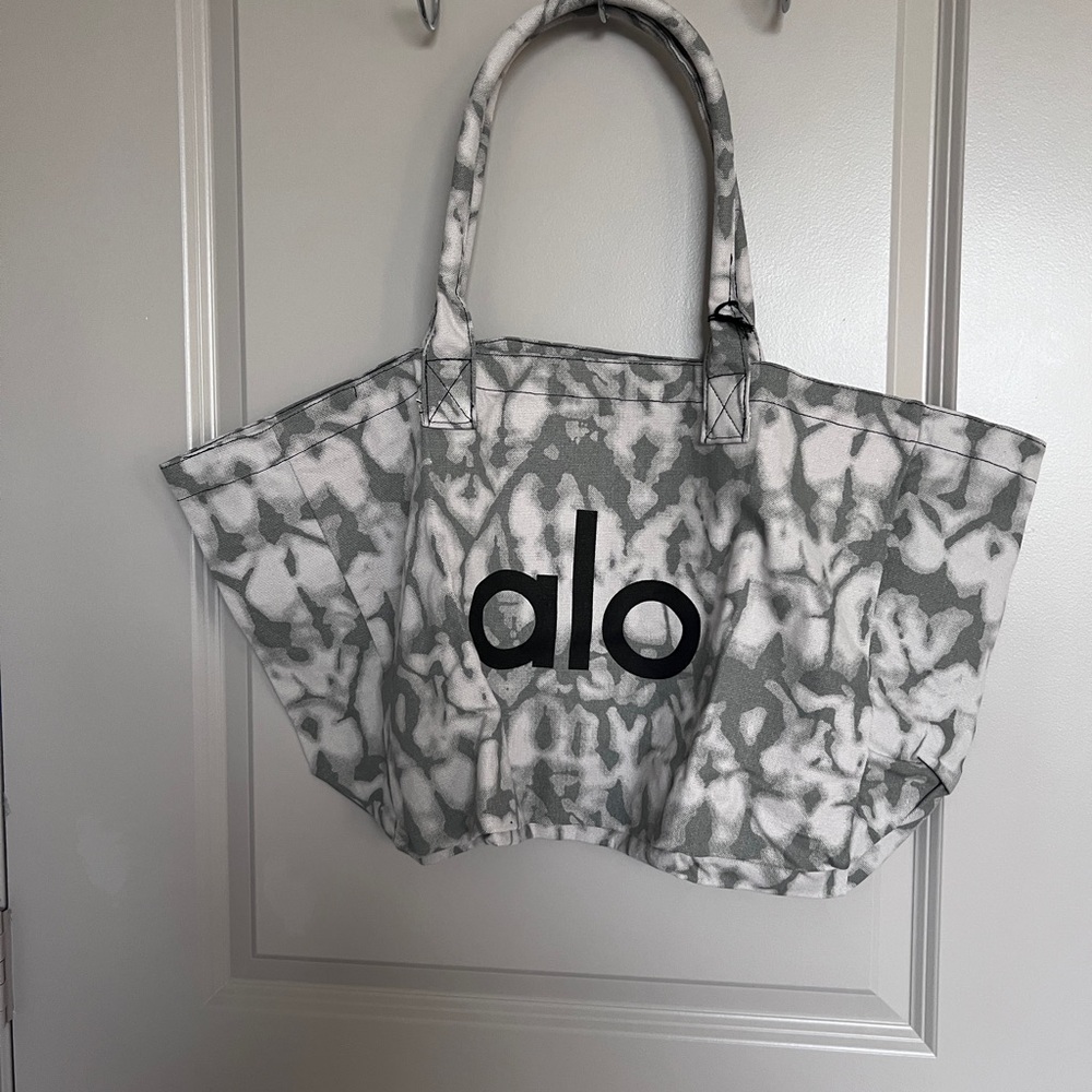 ALO Yoga Tote Bag